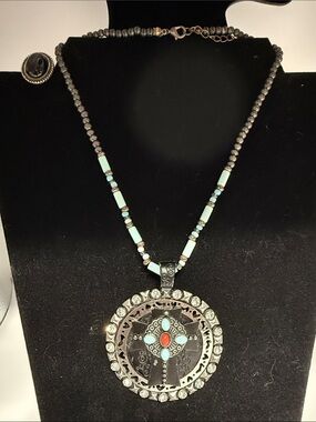 Southwest Style Beaded Necklace, Silver tone ring and magnetic pendant.